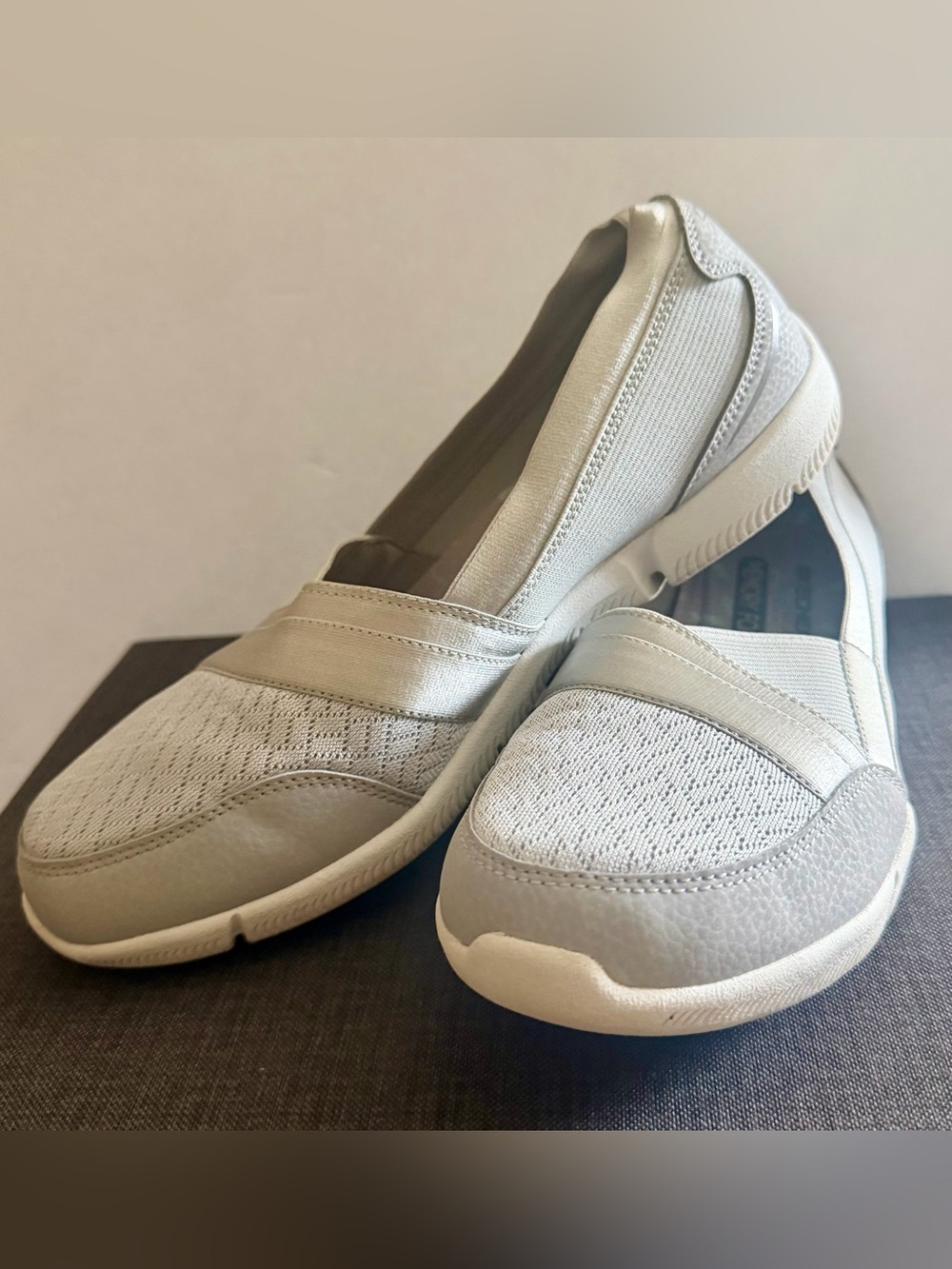 Skechers Be-Cool Classy Step Slip-On
 in Light Gray Size 8